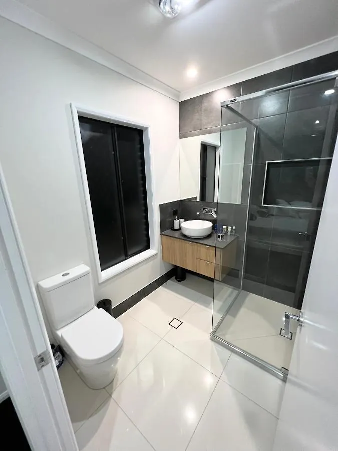 Plantation Retreat 4 Bedroom Modern Home Landsborough Сasa de vacaciones