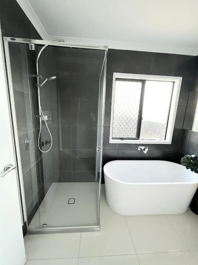 Сasa de vacaciones Plantation Retreat 4 Bedroom Modern Home Landsborough Australia