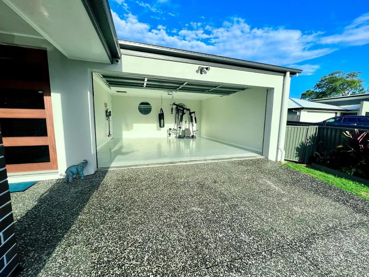 Plantation Retreat 4 Bedroom Modern Home Landsborough Сasa de vacaciones