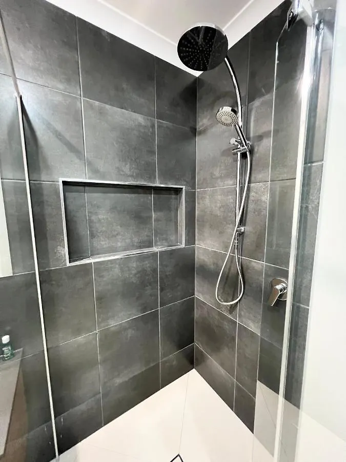 Plantation Retreat 4 Bedroom Modern Home Landsborough 0*,