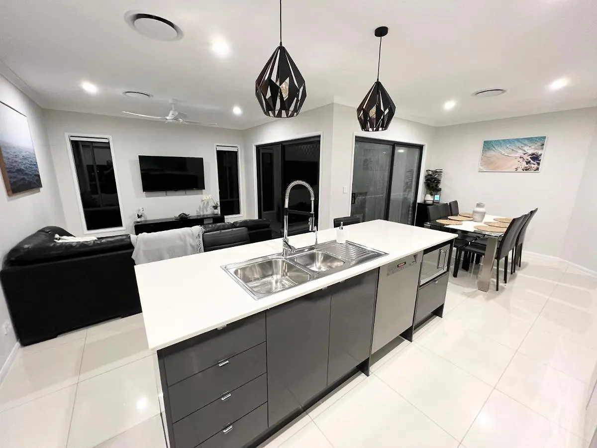 Plantation Retreat 4 Bedroom Modern Home Landsborough 0*,  Australia